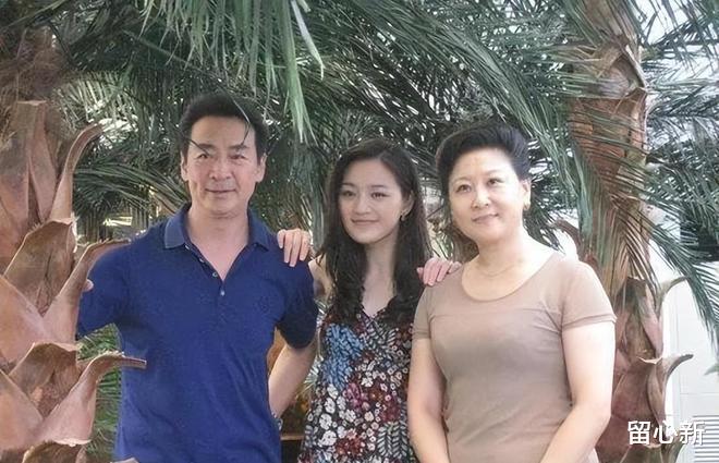 寇振海|寇振海三婚娶小21岁李婷，54岁得子不敢老去，女儿和妻子处成闺蜜