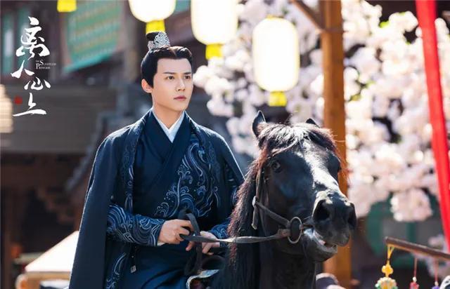 古装剧|求求了!古装剧男主们,去练练仪态吧