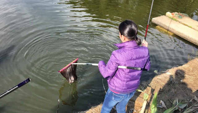 |钓鱼不是天大的事，别因为钓鱼耽误正事！