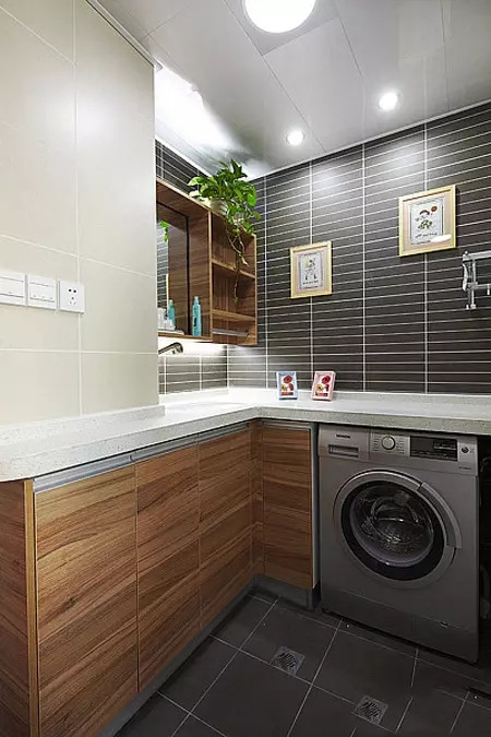 120平米三居室，隐形门电视墙居然在格子的背景墙后边