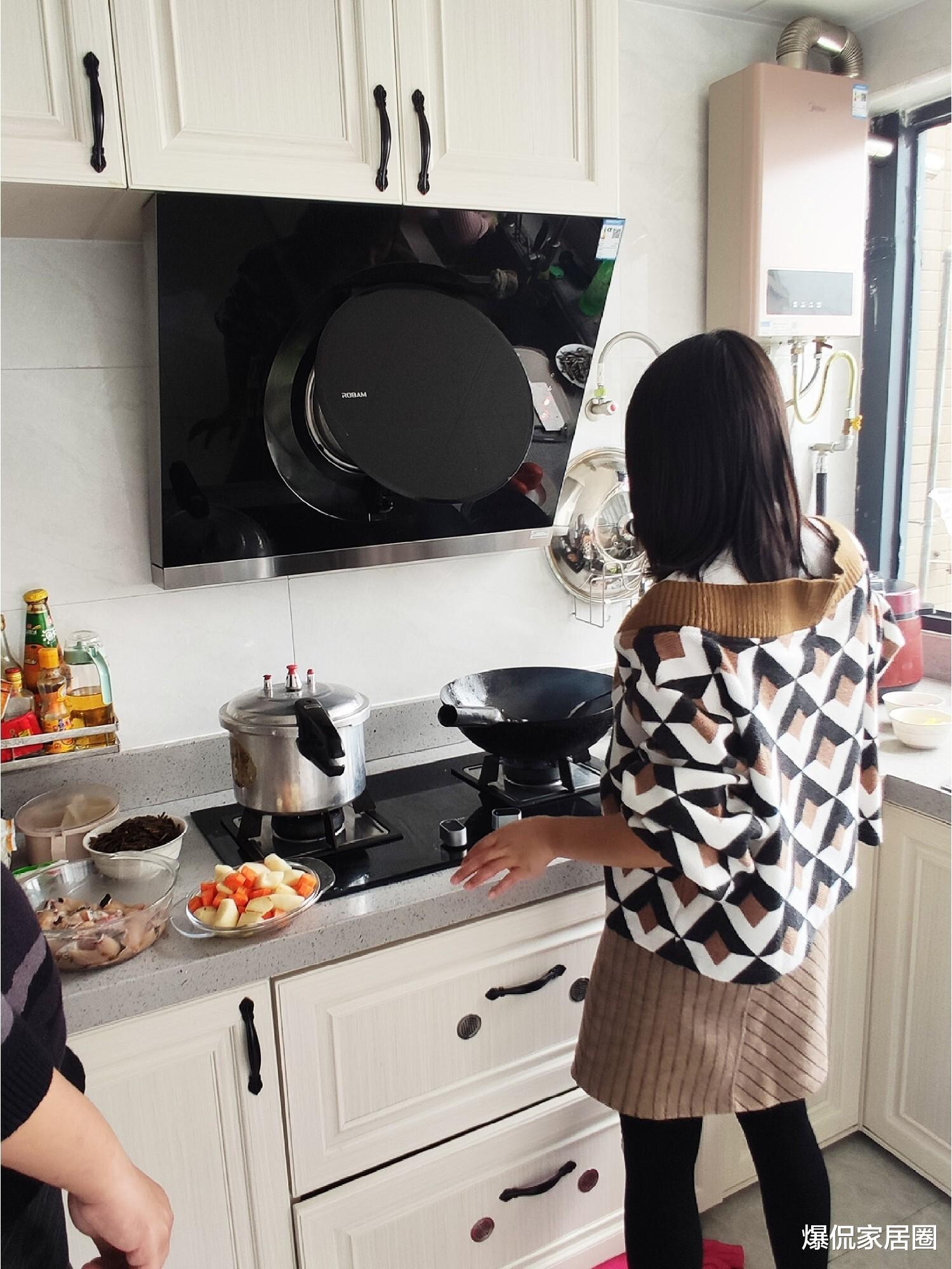 油烟机选哪种好？侧吸、顶吸和集成灶都用过后，终于搞明白区别了