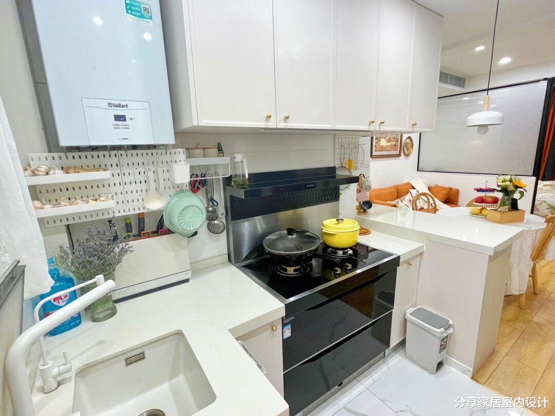 她家46平蜗居,进屋就被入户玄关迷住,露天阳台太喜欢啦,分享下