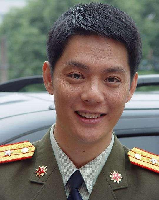 傅程鹏|有一种“整容”叫程愫离婚,前夫傅程鹏变化不大,她却像变了个人