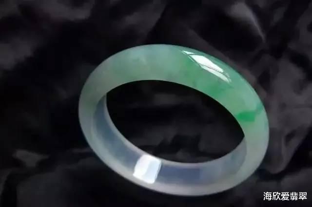 艺术品|买翡翠手镯，除了种水，还要关心这个！
