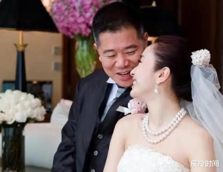 |图他老?图他不洗澡?4位嫁给“丑男”的貌美女星,个个都不简单