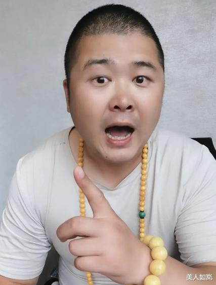 德云社|没开除?王楠仍在卖德云社月饼礼盒,还有郭德纲亲笔写的中秋贺卡