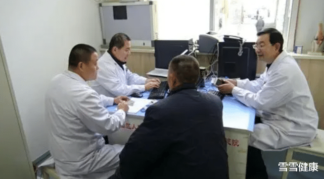 蝴蝶|晨起一杯“毒开水”,61岁大叔肾衰离世,医生:无知害人不浅