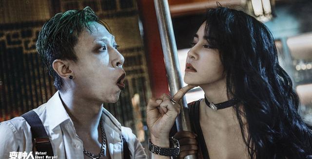 龙女郎|龙女郎新片上映,海报大长腿,打斗大长腿,凭腿取胜,浓郁网络风