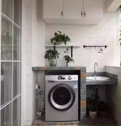 阳台如果摆洗衣机,记得花几百块钱装这个实用的东西!