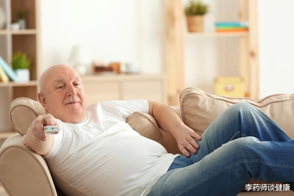 骨折|老年人摔一跤就骨折?不想骨头变脆,生活中避开这6件事