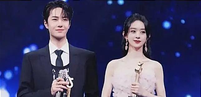 赵丽颖|赵丽颖领衔的“姐弟搭”悄然过时,被肖战领衔的“兄妹搭”替代