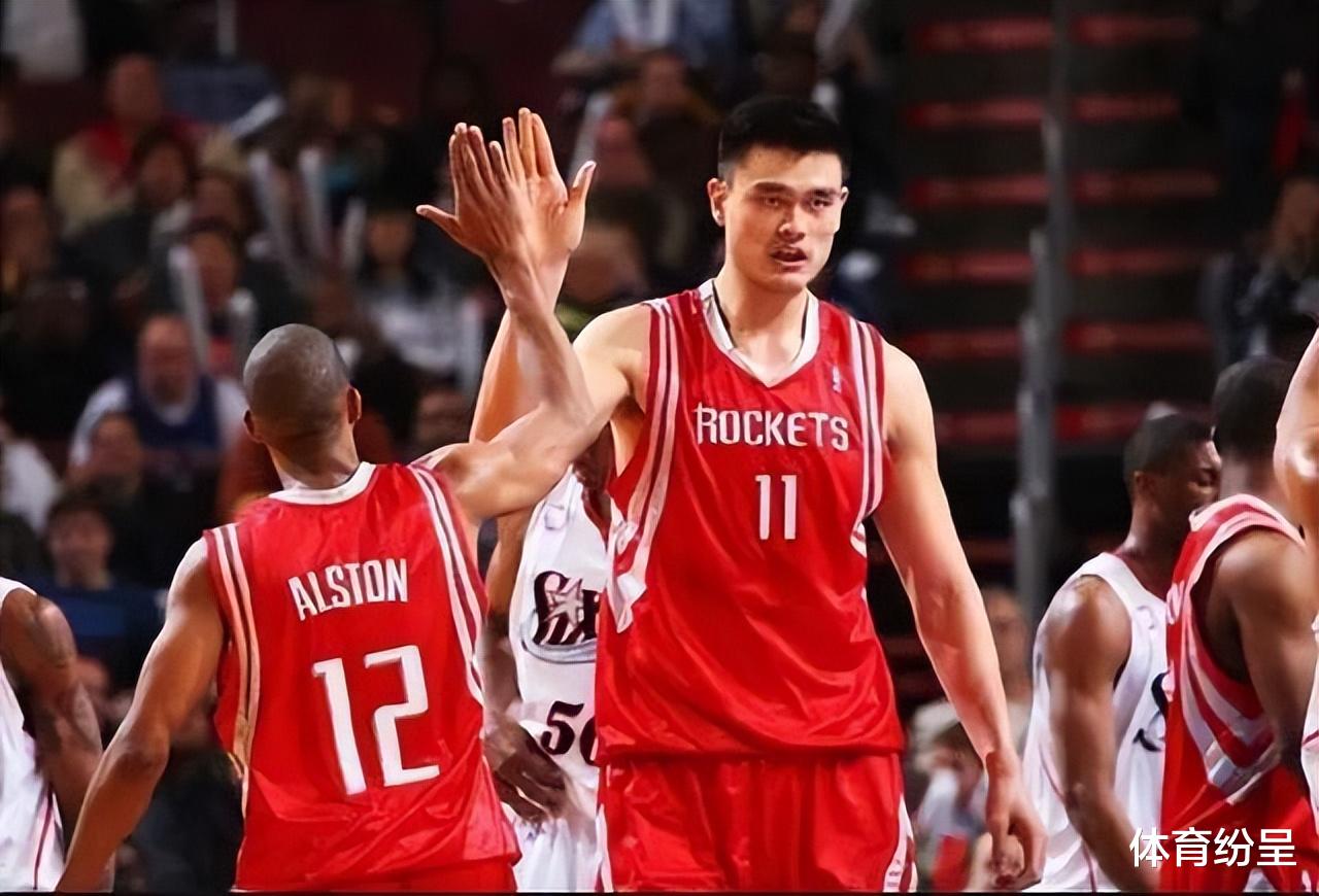 WNBA|女版姚明诞生，单场32分12记盖帽无人能敌，下一个登陆WNBA的球员