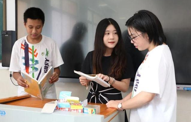 教师|教师岗位迎来调整，招聘教师门槛将提高，师范专业还能报考吗