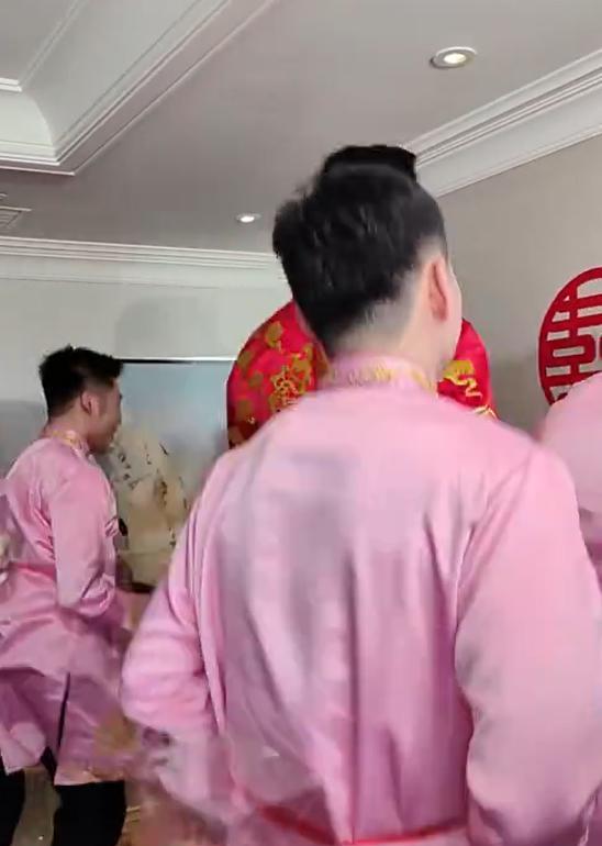 陈冠希|郎才女貌！张常宁吴冠希陶醉亲吻 张爸张妈送感人礼物 伴郎团玩嗨