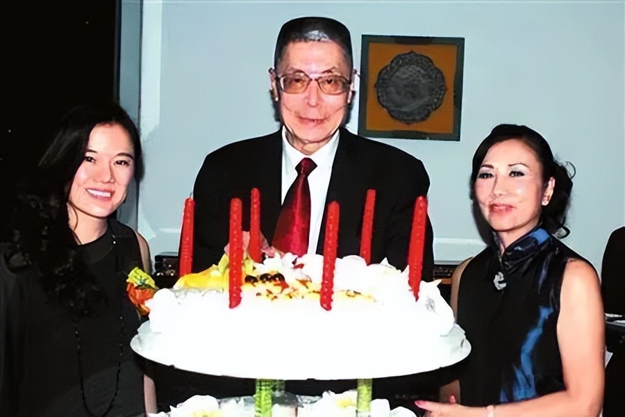 民谣|琵琶公主孙颖:41岁为爱嫁78岁三婚刘诗昆,三年后诞下一女