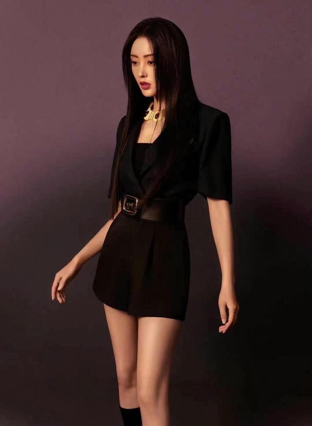 Angelababy 尹正发文求放过，表示自己没有立过人设，因减肥过度脸部垮掉