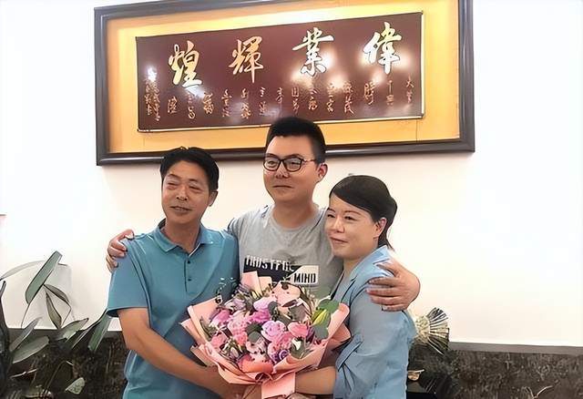 姚策|杜新枝中秋发小作文怀念姚策,却晒姚威成长照片