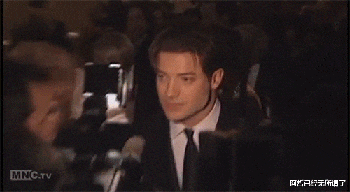 好莱坞|他曾是好莱坞红到发紫的“顶级鲜肉”，如今胖到550斤，头发稀疏