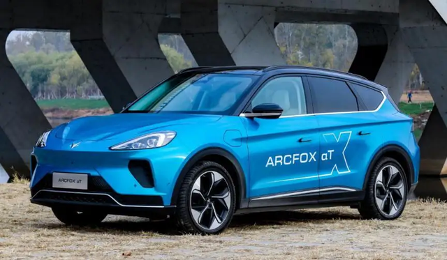 演唱会|这家车企，拯救了沉睡20年的中国摇滚乐！却没能拯救自己？