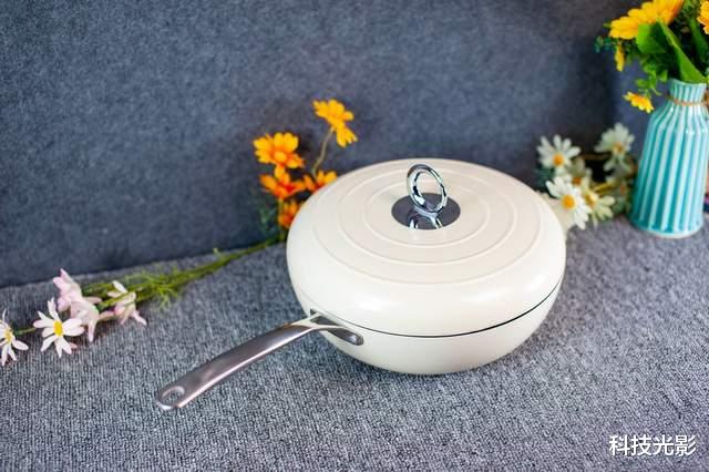 星钻涂层更耐磨,体验中科德马克白月光不粘锅,颜值满分