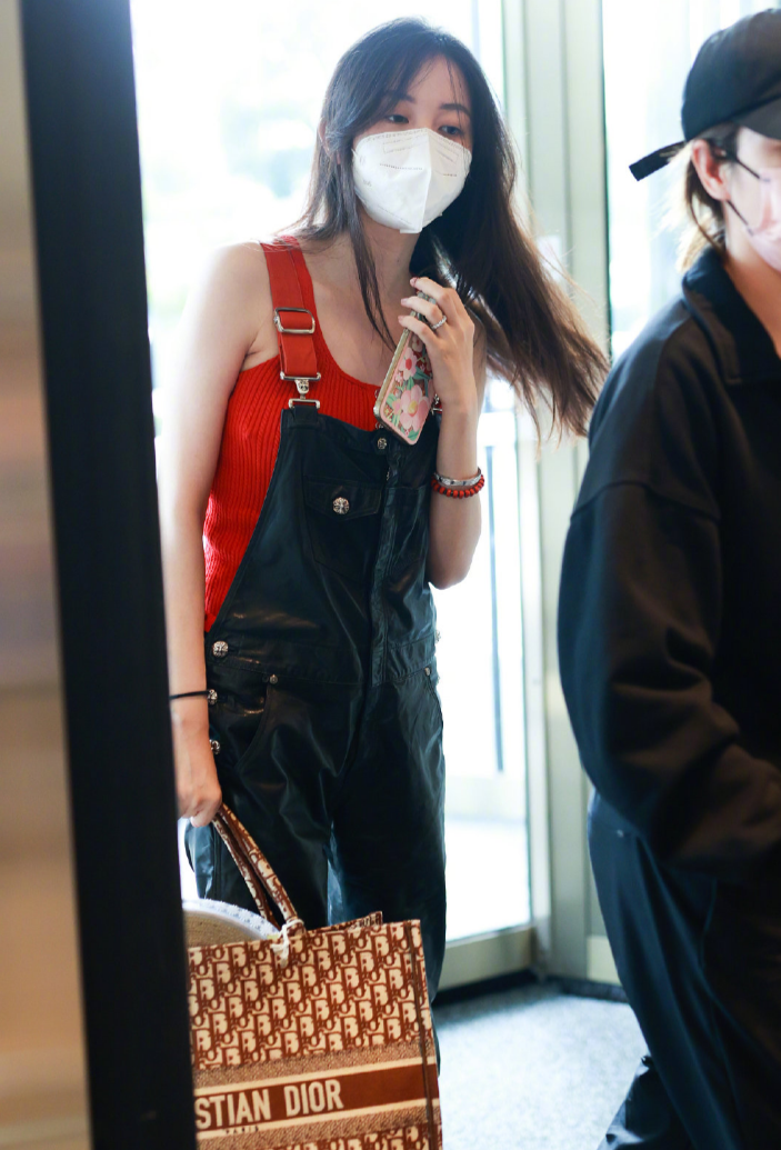 宣云|潘玮柏娇妻宣云现身酒店,无滤镜颜值变化大,头发稀疏赘肉明显