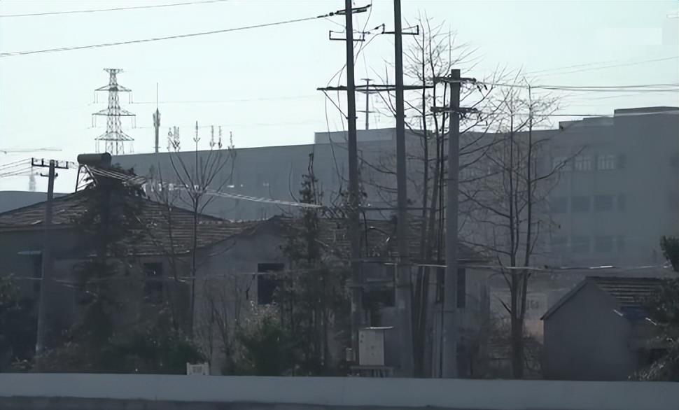 饵料|3年前，江苏5旬男子垂钓66天晒成阴阳脸，谁料帮警方侦破一件大案