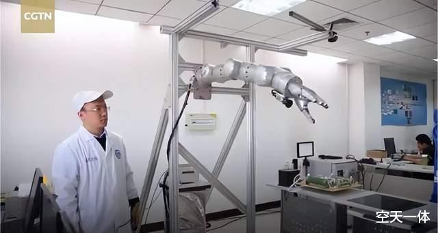 我国空间站将装备第三套机械臂,操作精度5微米,能给细胞做手术