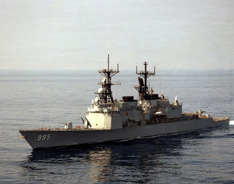 解放军台岛海域遭围堵,台美军舰前后包夹,054a以一