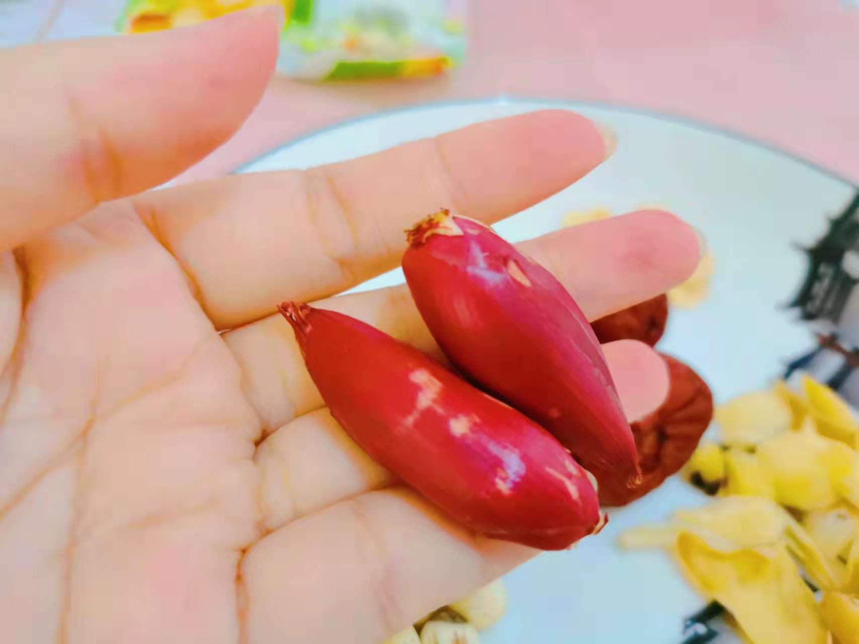 女人过了40岁，别舍不得吃，三天两头就喝一碗，脸色红润气质佳