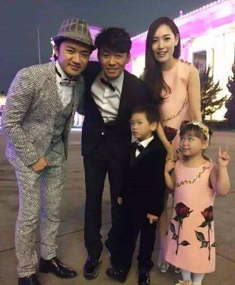 王宝强|王宝强和马蓉离婚6年了，他们的生活相差太大