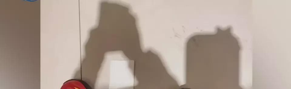 宝妈带2岁儿子进女厕被骂没素质,2岁懂什么女人何苦为难女人?