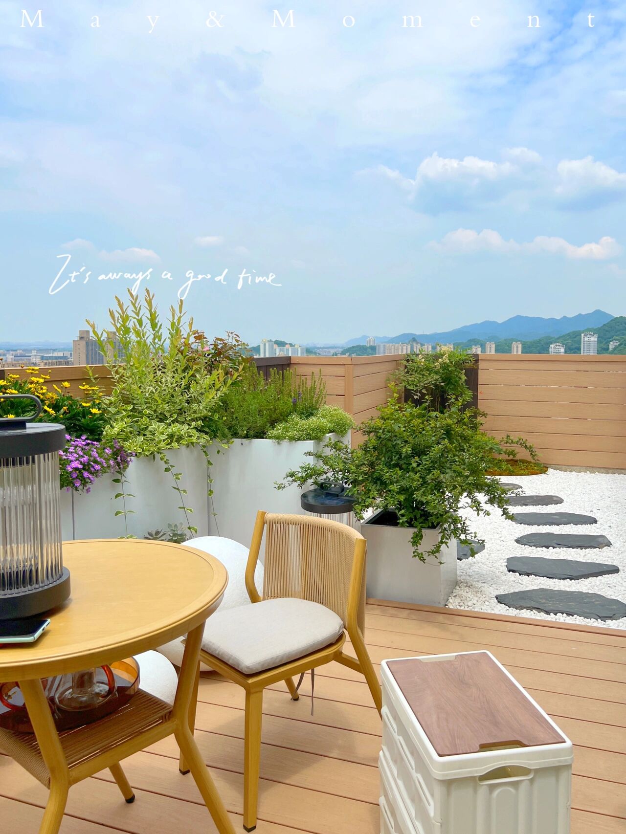 买了个带30㎡露台的顶楼,2.2万DIY改造成花园,推开门就像在度假