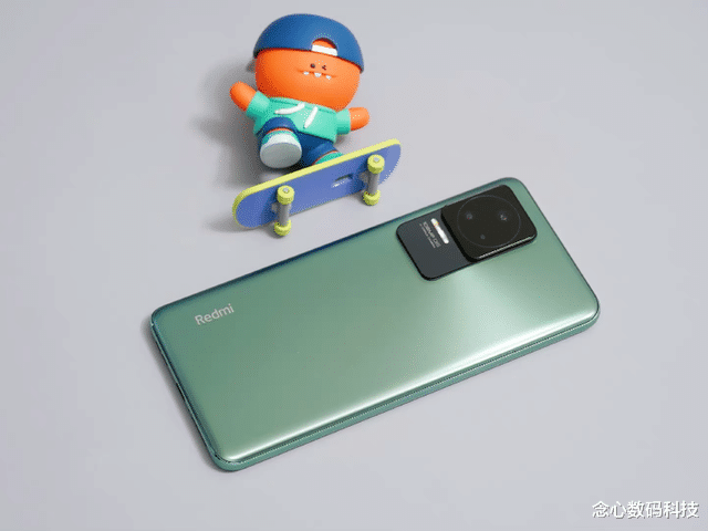 iPhone|2022年换手机首选这3款，系统速度快价格很良心，能再用三、四年