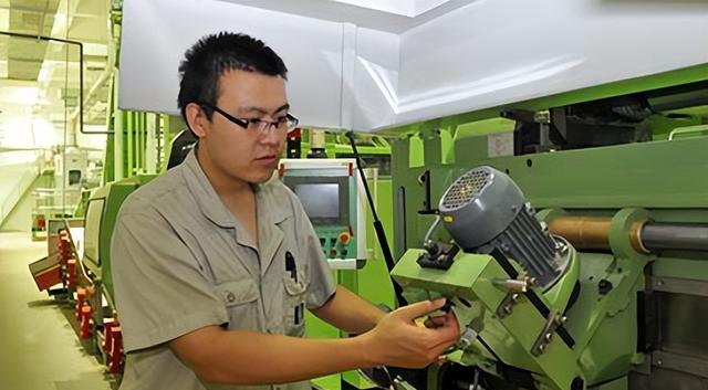 大学生|985毕业生扎堆卷烟厂,被认为大材小用,得知原因后众人表示理解