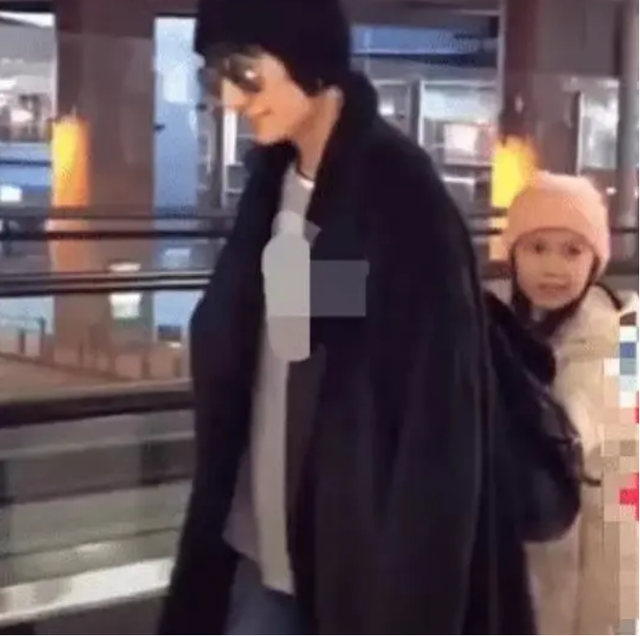 袁泉|袁泉的基因有多绝？女儿九岁就拥有“深眼窝”，不是混血胜似混血