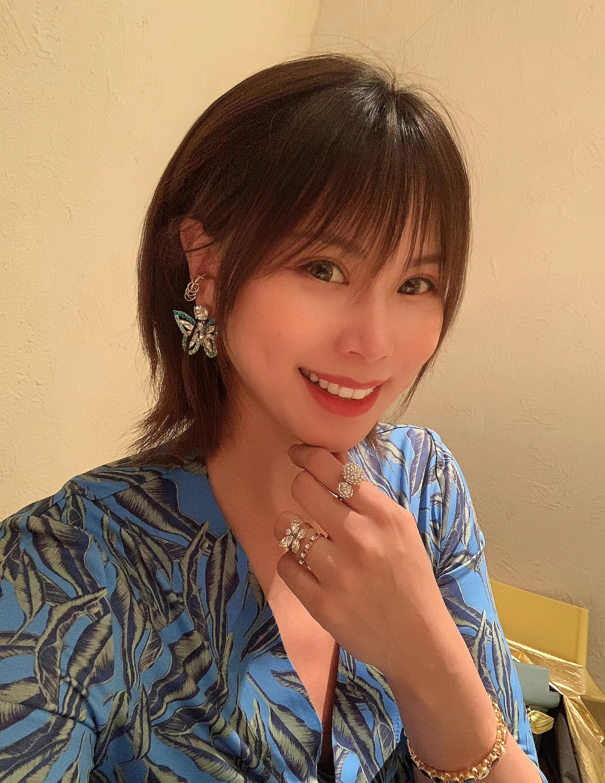 曾春蕾|曾春蕾晒家人正面照，宝宝可爱丈夫年轻，虽回归家庭但仍未退役