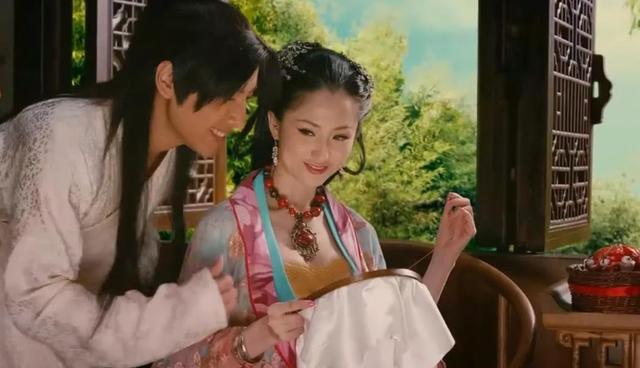 蓝心妍|32岁蓝燕晒唯美写真,五官宛若换了个人,网友:好像是她又不敢认