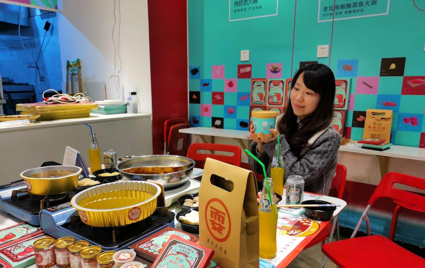 一家三口吃自热火锅中毒!自热类食品还能吃吗?远比你想的更危险