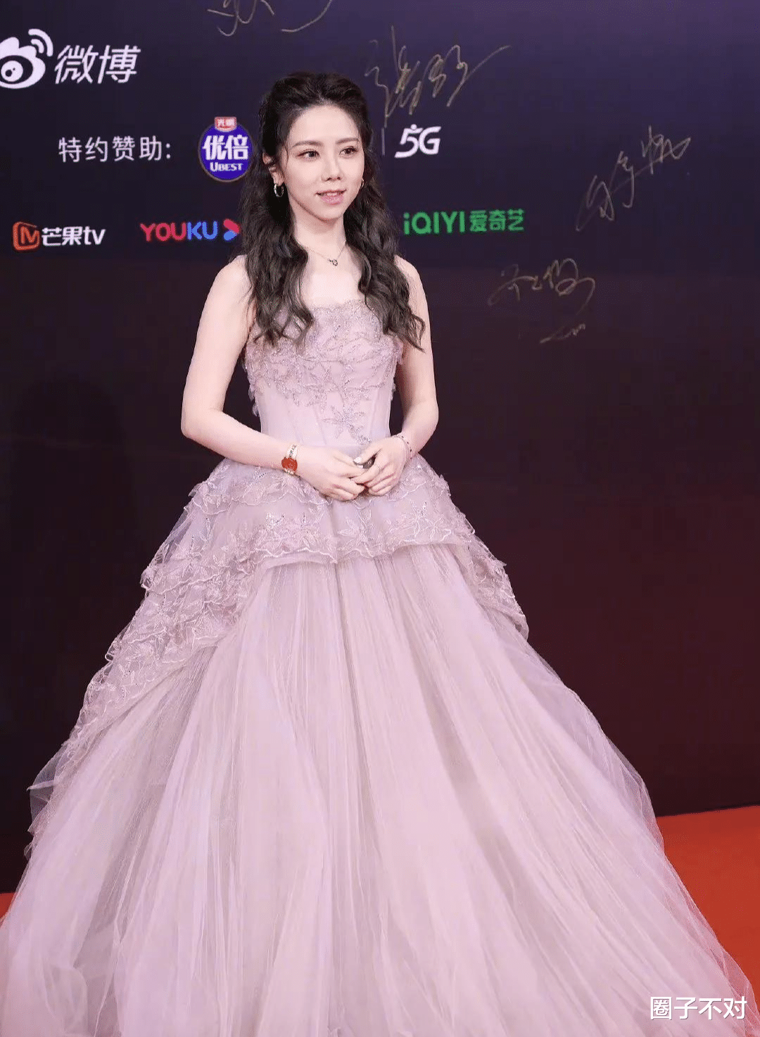 口红|微博视界红毯“红黑榜”，中年女星不输年轻小花，口红色号是大忌