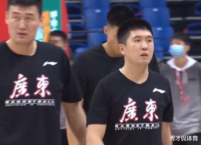 杜锋|61秒+2场48秒！广东争议二将跌出轮换，杜锋宁愿使用22岁小将