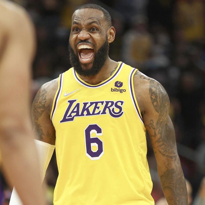 勒布朗·詹姆斯|詹姆斯已成聯(lián)盟棄子？37歲遭粗暴對(duì)待！微笑刺客強(qiáng)勢(shì)力頂