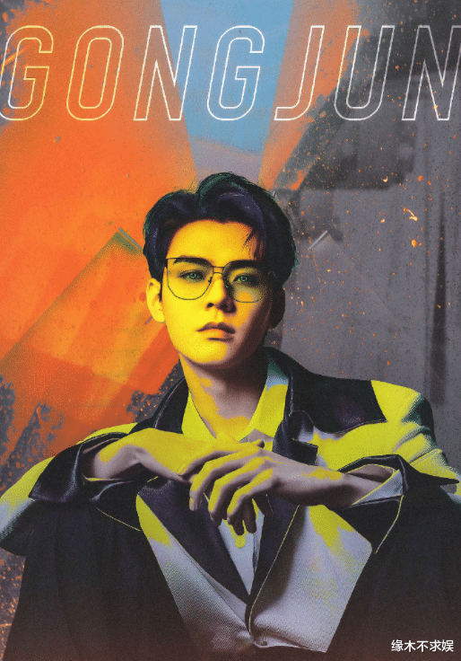 龚俊|龚俊原来还有这一面，合影暴露小心思，粉丝：早就看穿了