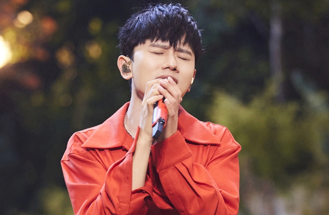 芒果台|芒果台华人春晚阵容豪华,多位人气歌手加盟,“铁四角”担纲主持