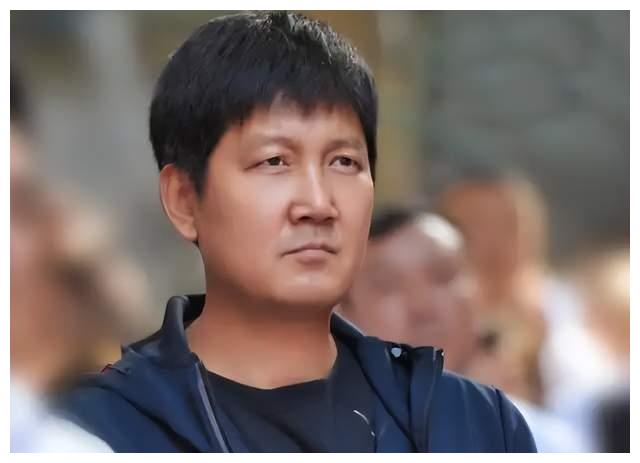 李崇霄|知名演员李崇霄遗作花絮曝光！乘坐直升机威风凛凛，脸型微胖