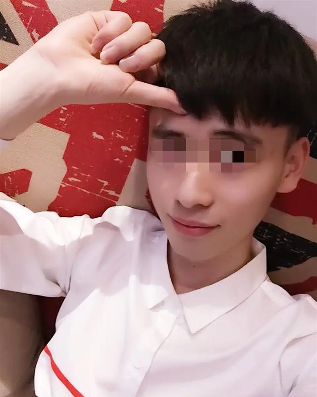 案例:58岁大妈痴迷男网友,一年转账20万,丈夫将其扔入粪坑淹死