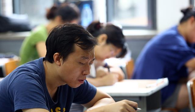 大学生|有的专业“先苦后甜”，大学生熬过这几年，毕业后将一帆风顺