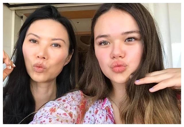 邓文迪|邓文迪默克多21岁大女儿恋爱了！顶级白富美大方晒照秀恩爱引关注