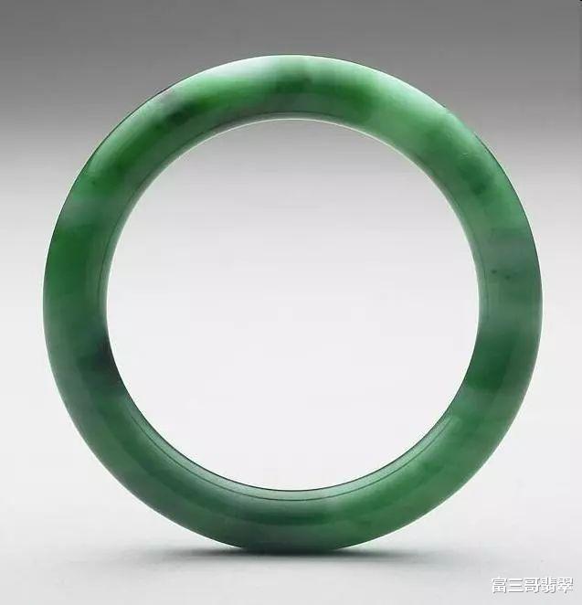 翡翠手镯|玉赏 ▏台北故宫珍藏翡翠手镯,一镯一倾城