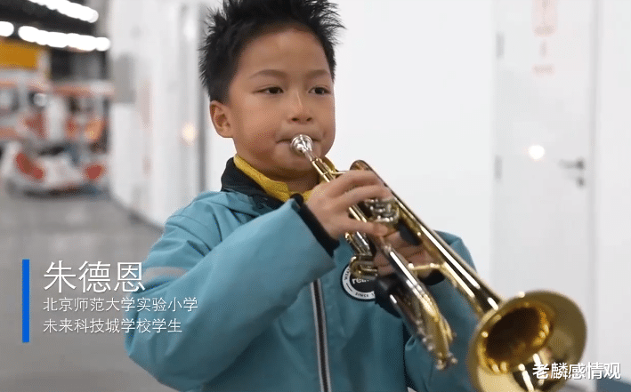 张艺谋|她的滑雪视频一夜走红，张艺谋一眼相中，年仅1岁萌娃亮相出圈！