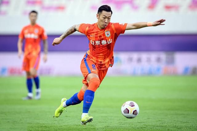 戴伟浚|从内援到外援，鲁沪引援争夺战仅是垫场，戴伟浚转会谜团才是大戏